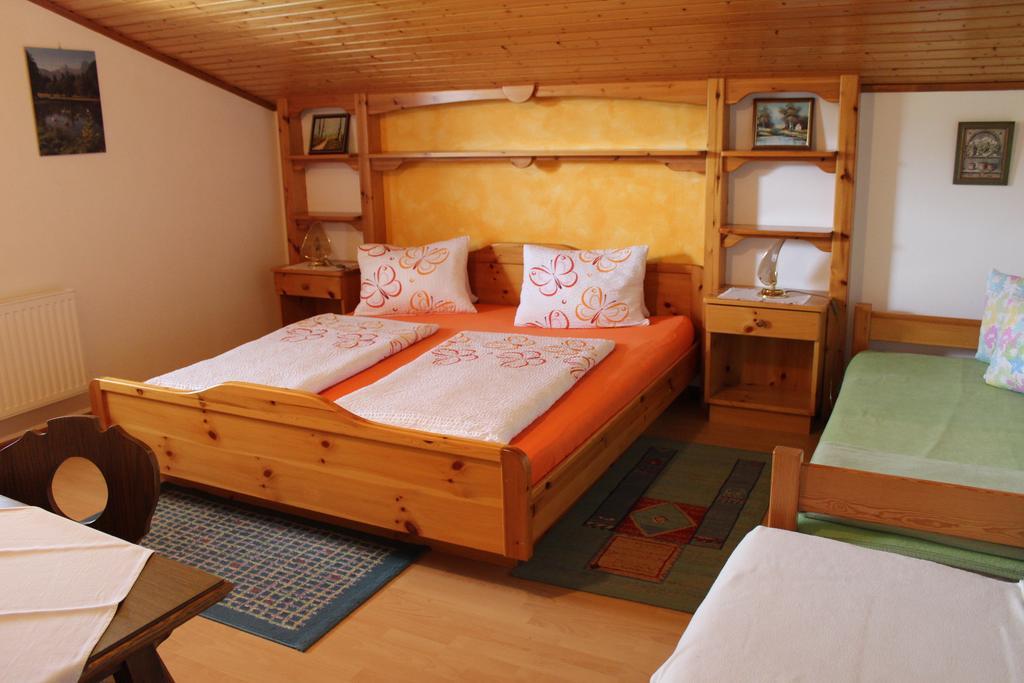 Pension Windinger Schiefling am See Room photo
