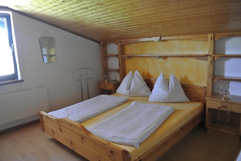 Pension Windinger Schiefling am See Room photo